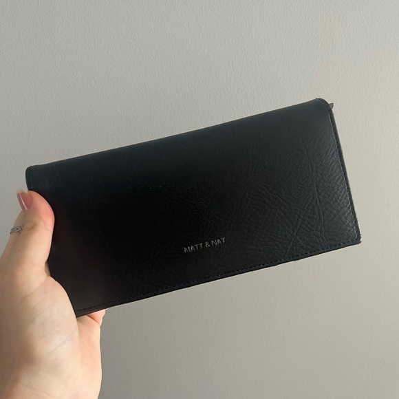 Matt & Nat Reid Vegan Black Wallet - Picture 5 of 11